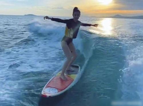 爆料杨颖冲浪视频在线观看,网友热议，女神的冲浪风采引关注  第2张